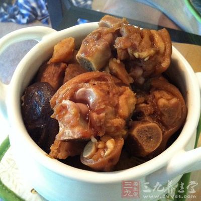 香菇炖豬蹄的制作方法