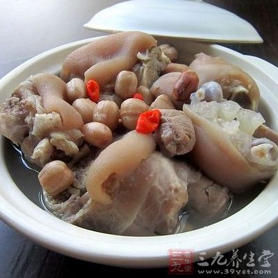 黃豆花生炖豬蹄的制作方法