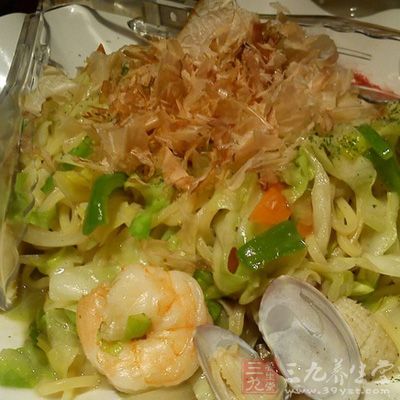 日式海鮮炒面的做法