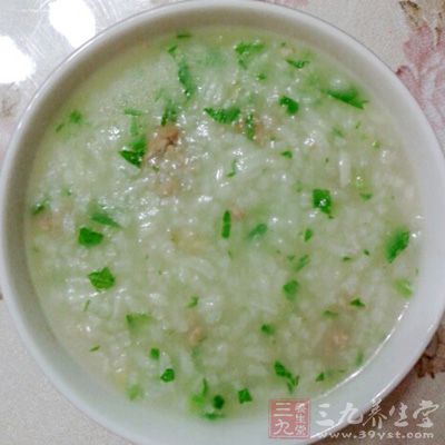 先將大頭菜洗淨，切成碎末;熟羊肉也切成碎末
