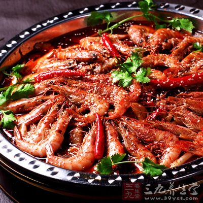 基圍蝦,黃瓜,藕,土豆,年糕,洋蔥,料酒等 基圍蝦,黃瓜,藕,土豆,年糕,洋蔥,料酒等