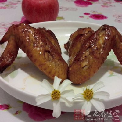 雞翅根洗淨,控干水分 雞翅根洗淨,控干水分