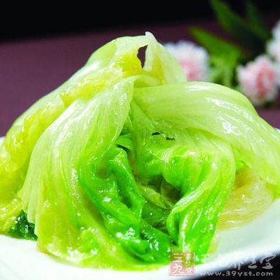 放少量生抽和清水，大火收濃湯汁