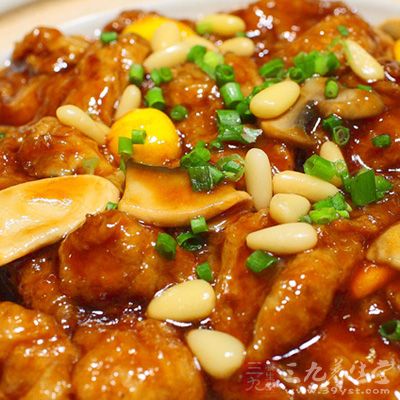 面和平時和餃子面一樣，加點鹽，和好面醒30分鐘
