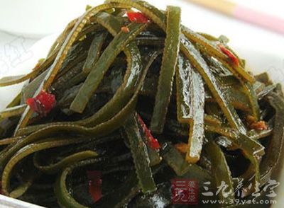 將海帶洗淨，用清水泡兩個小時左右