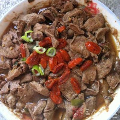 枸杞子炒豬肝的做法