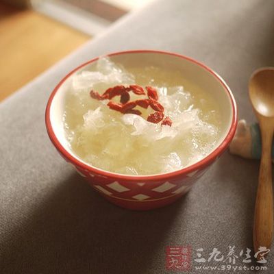 將瓶塞和外蓋均擰緊，放置一晚