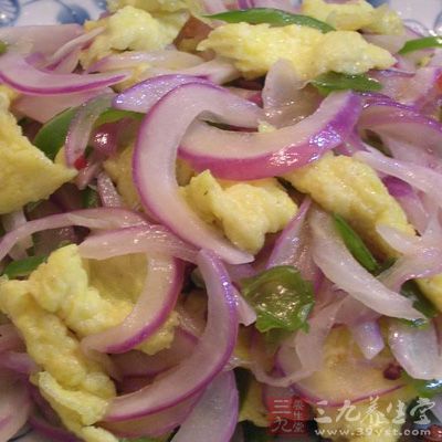 黑胡椒洋蔥炒雞蛋的制作方法