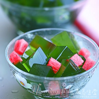 主料:涼粉400g, 青椒1個,紅椒15g 主料:涼粉400g, 青椒1個,紅椒15g