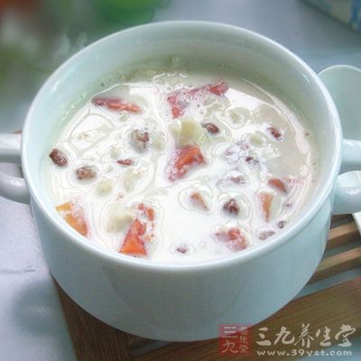 牛奶枸杞炖銀耳的制作方法