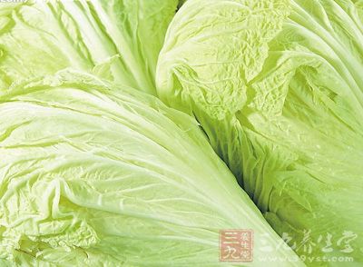 秋冬季節空氣特別干燥，白菜其性微寒，有清熱除煩、解渴利尿