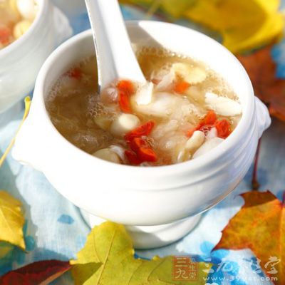 壓後，將泡開的枸杞攪入就煮好了。注:吃時調入蜂蜜口味和營養都更加好