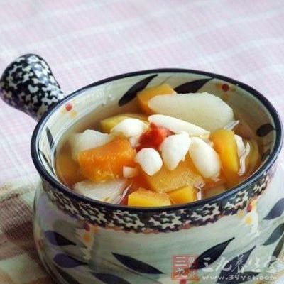 當南瓜熟透時，加入枸杞煮一兩分鐘