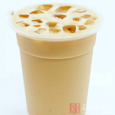 再加入一勺煉乳,攪勻,再煮一分鐘即可 再加入一勺煉乳,攪勻,再煮一分鐘即可