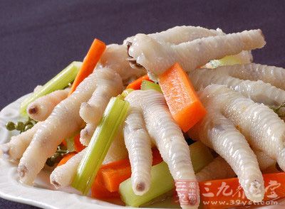 雞爪:富含脂肪,維持體溫和保護內髒;提供必需脂肪 雞爪:富含脂肪,維持體溫和保護內髒;提供必需脂肪