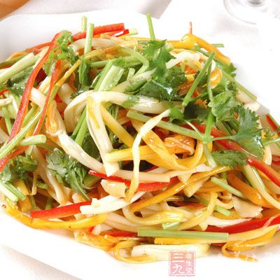 涼拌芹菜金針菇具有補肝、抗癌、益腸胃的功效 涼拌芹菜金針菇具有補肝、抗癌、益腸胃的功效