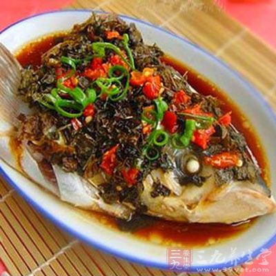 紫蘇蒸魚頭味道很是鮮美