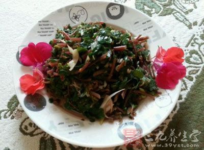 蒜蓉馬齒菜可以作為一種很好的下飯菜