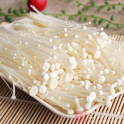 珍菌(超市有售也可用金針菇替代) 珍菌(超市有售也可用金針菇替代)