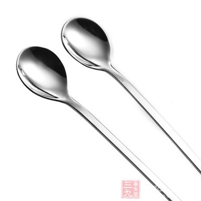 用小勺做小丸子備用 用小勺做小丸子備用