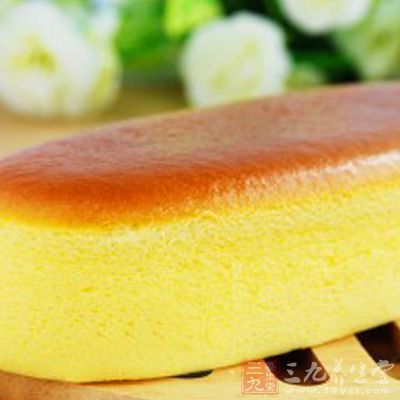 奶油奶酪100克,牛奶90克,黃油40克,雞蛋3個,細砂糖50克,低筋面粉30克 奶油奶酪100克,牛奶90克,黃油40克,雞蛋3個,細砂糖50克,低筋面粉30克