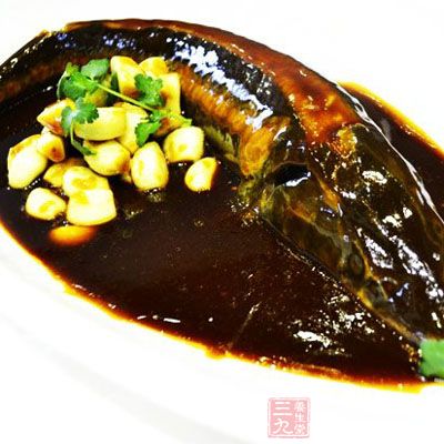 鲟魚是世界上唯一生活在水中的活化石，是所有魚類中營養價值最高的一種魚類