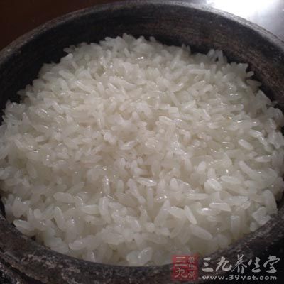 米飯在放入石鍋前