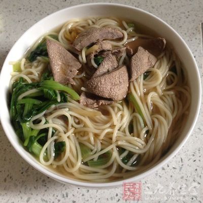 補血明目豬肝面的做法