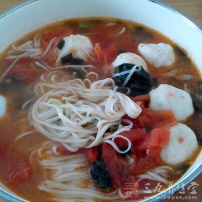 西紅柿魚丸面條的做法