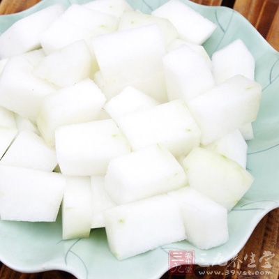 加入去皮切塊的冬瓜