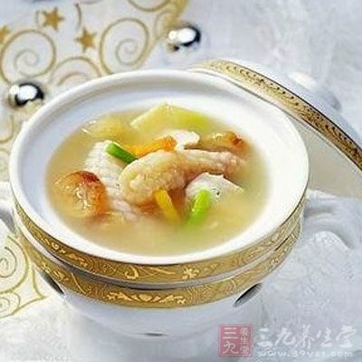 雞肉海參湯的做法
