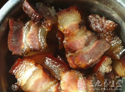 熏肉是日常生活中長劍的食材之一 熏肉是日常生活中長劍的食材之一