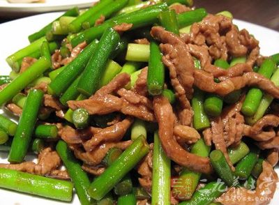 蘿卜蒜苗炒肉的制作方法