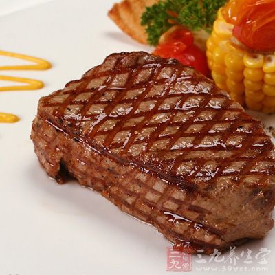 大火煮開後,轉中火炖至自己喜歡的熟爛程度,差不多熟爛的時候,放少許鹽調味兒 大火煮開後,轉中火炖至自己喜歡的熟爛程度,差不多熟爛的時候,放少許鹽調味兒