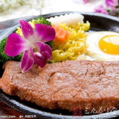 牛排骨要煮到位,骨頭也要煮透了最好~ 牛排骨比較難煮,時間會久一點 牛排骨要煮到位,骨頭也要煮透了最好~ 牛排骨比較難煮,時間會久一點