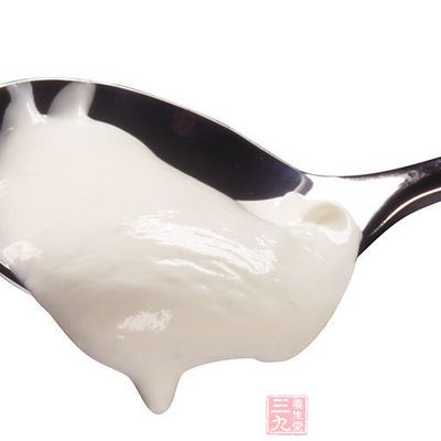 奶油裡亦含有多種飽和脂肪酸,這是對血管有害的脂肪酸,還是少吃為佳 奶油裡亦含有多種飽和脂肪酸,這是對血管有害的脂肪酸,還是少吃為佳
