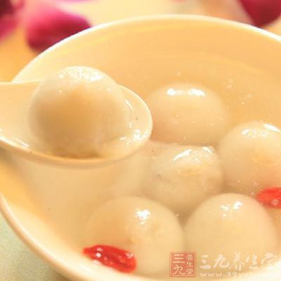 黑芝麻湯圓150g醪糟100g輔料干桂花1茶匙水發枸杞 黑芝麻湯圓150g醪糟100g輔料干桂花1茶匙水發枸杞