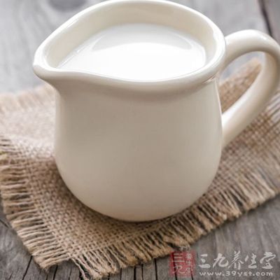 牛奶中含較多的鈣質