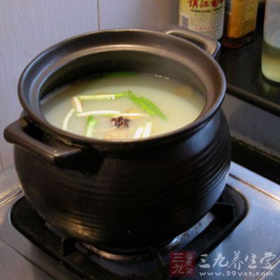 後改小火慢炖