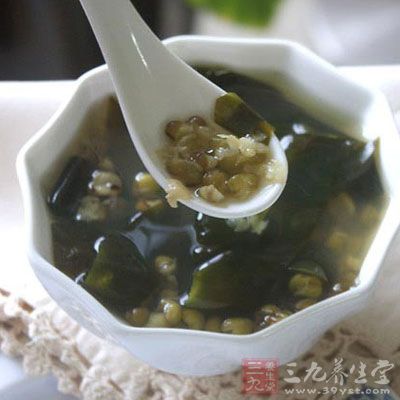 綠豆有大量人體所要的氨基酸,海帶含碘,且有減肥的效果 綠豆有大量人體所要的氨基酸,海帶含碘,且有減肥的效果