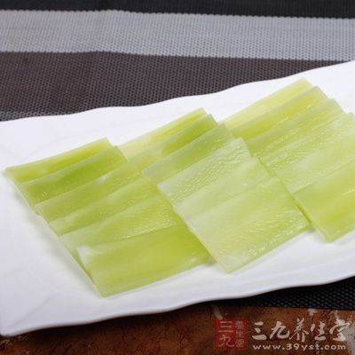 鮮莴筍350克,蔥、香油 鮮莴筍350克,蔥、香油