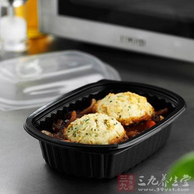 一旦帶飯,是必須通過微波爐加熱 一旦帶飯,是必須通過微波爐加熱