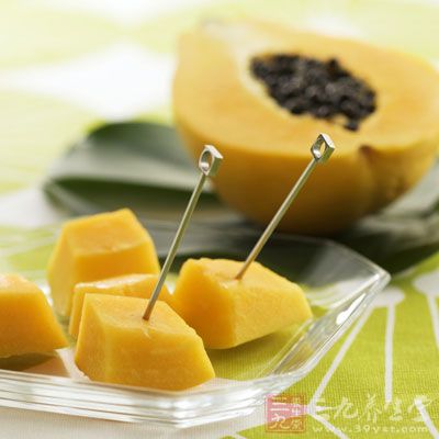 多為年輕女性僅以零食和水果充當午餐 多為年輕女性僅以零食和水果充當午餐