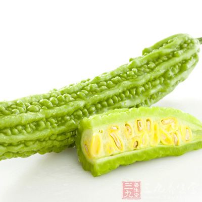 苦瓜500克,排骨400克 苦瓜500克,排骨400克