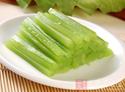 莴筍洗淨去皮去老根 莴筍洗淨去皮去老根