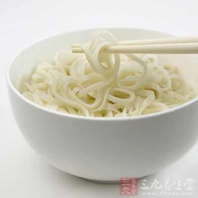 面條200克,豬肉餡400克 面條200克,豬肉餡400克