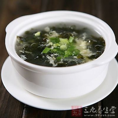 紫菜湯具有消暑熱和清心火的功效