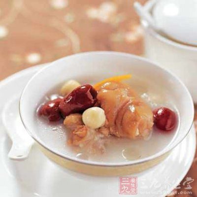 紅棗花生蓮子豬蹄湯的做法