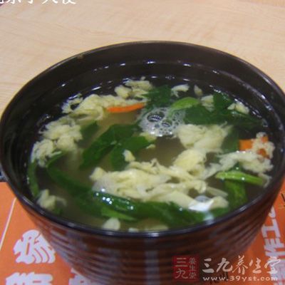 要想蛋花做的漂亮,可以在打散的雞蛋中加一點點水 要想蛋花做的漂亮,可以在打散的雞蛋中加一點點水