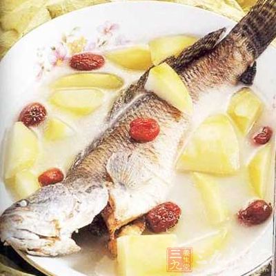 砂仁蒸鲫魚制作